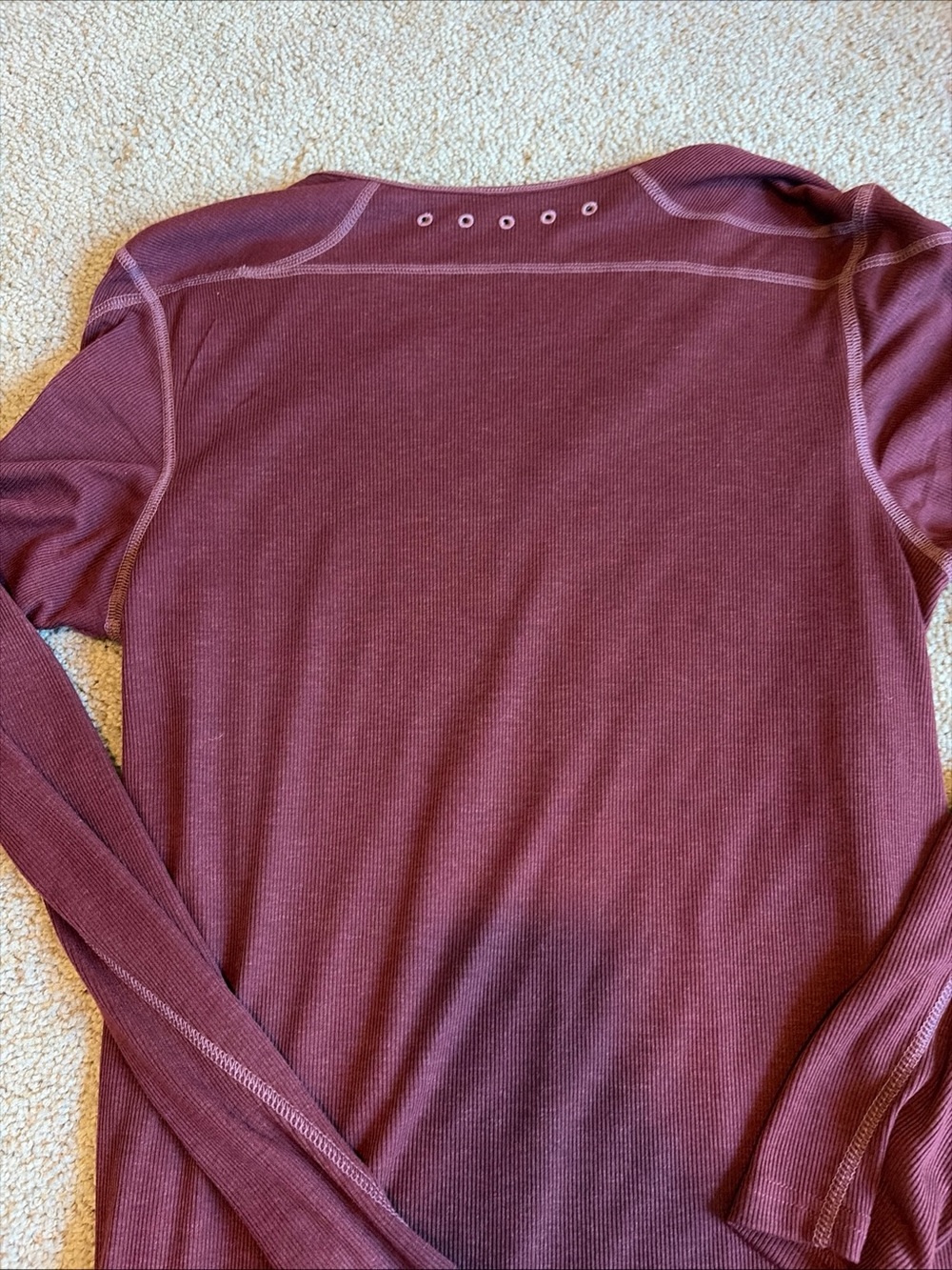 Mountain Hardwear Women's Long Sleeve Top Size L Athletic Casual Wear Wine - Picture 10 of 11